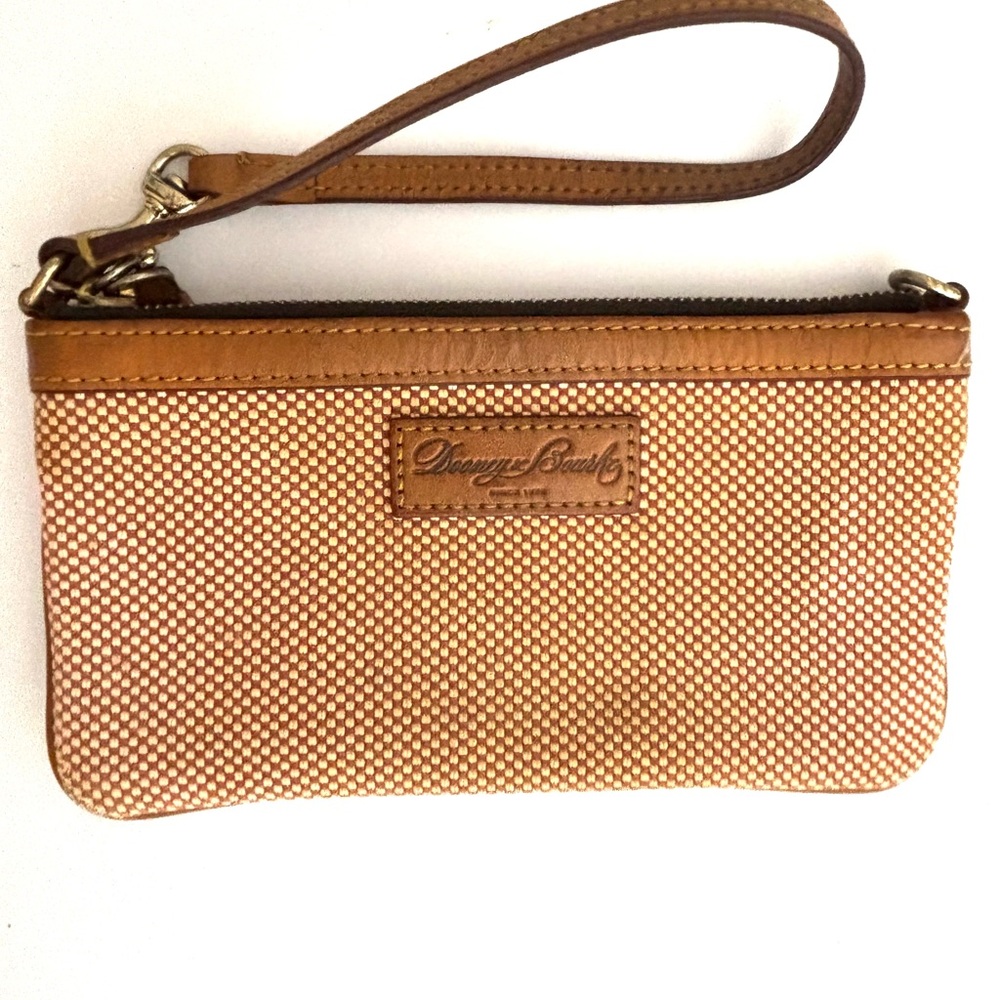 Dooney & Bourke wristlet